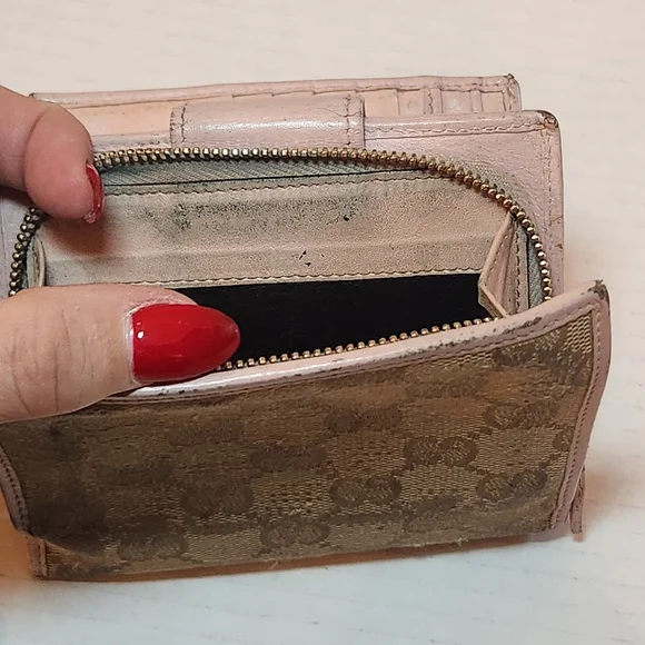 Gucci Canvas Gg Pink Cream Abbey Bifold Used Wallet
